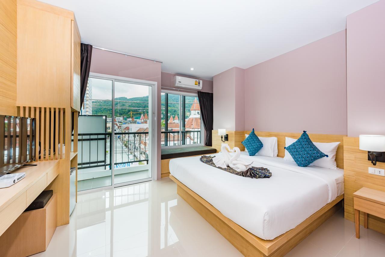 Royal Luxury Hotel Patong Exteriör bild