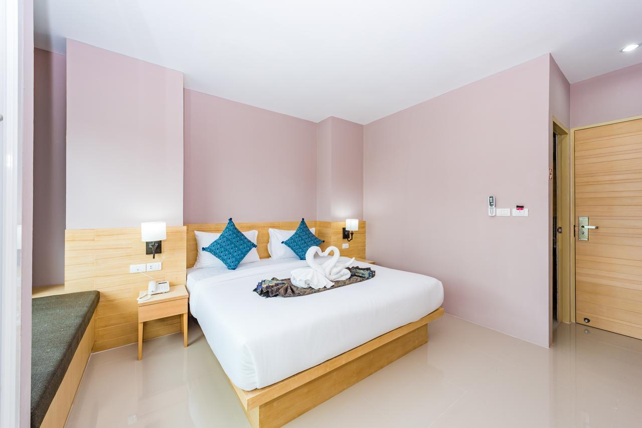 Royal Luxury Hotel Patong Exteriör bild