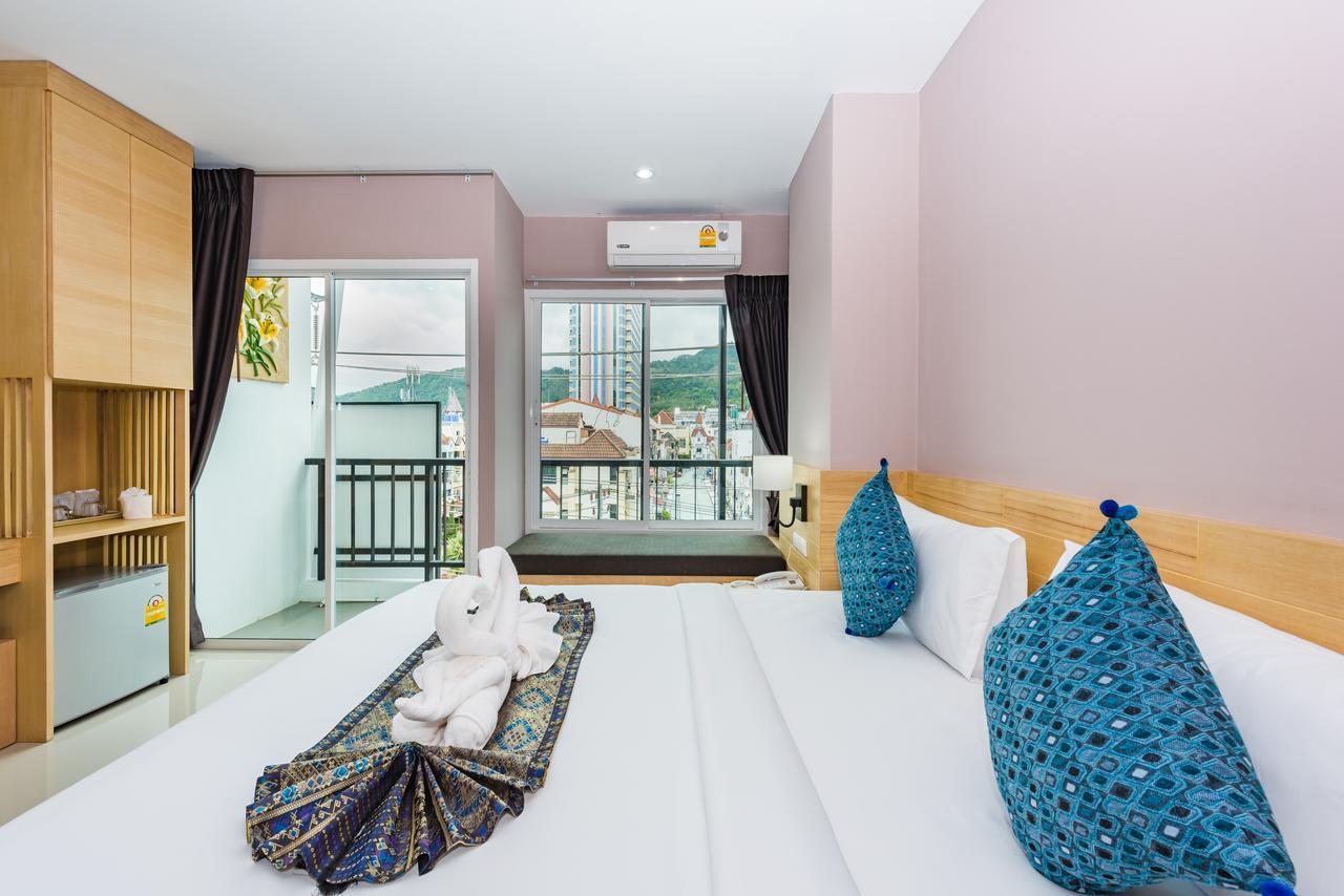 Royal Luxury Hotel Patong Exteriör bild